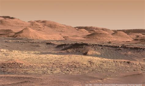 Stunning new panorama of the foothills of Mount Sharp on Mars http://planetaria.ca/2018/03/15 ...