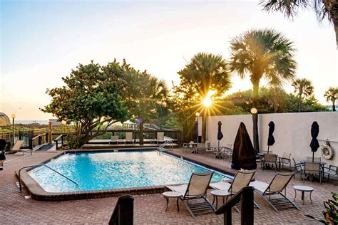 La Quinta Inn & Suites by Wyndham Cocoa Beach Oceanfront $151 ($̶2̶6̶6̶ ...