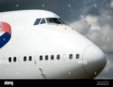 Boeing 747 cockpit hi-res stock photography and images - Alamy