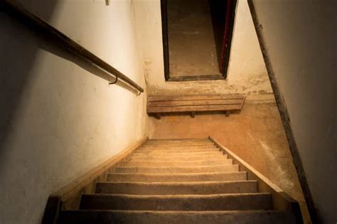 This Adorable Oregon Home Listing Features a Truly Terrifying Basement ...