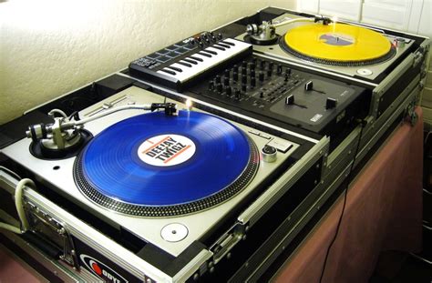 Turntables | Home studio music, Dj room, Dj setup