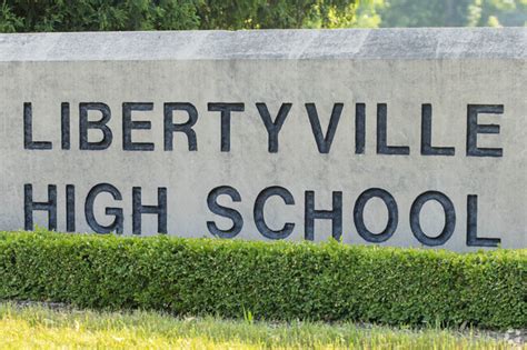 Libertyville High School, Rankings & Reviews - Homes.com