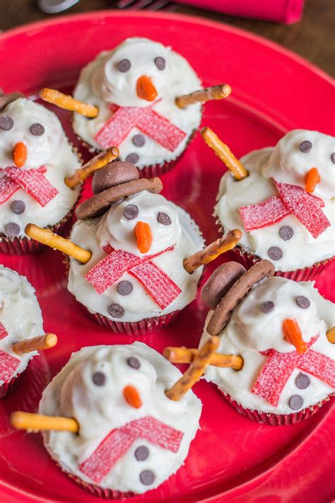 Snowmen Cupcakes | Recipe | Snowman cupcakes, Christmas cupcakes, Fun cupcakes