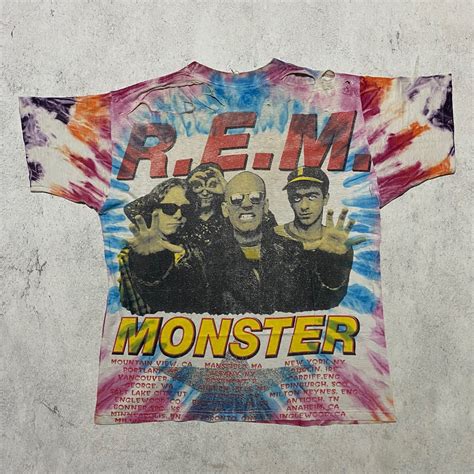 Vintage REM monster tour 1995, Fesyen Pria, Pakaian , Atasan di Carousell