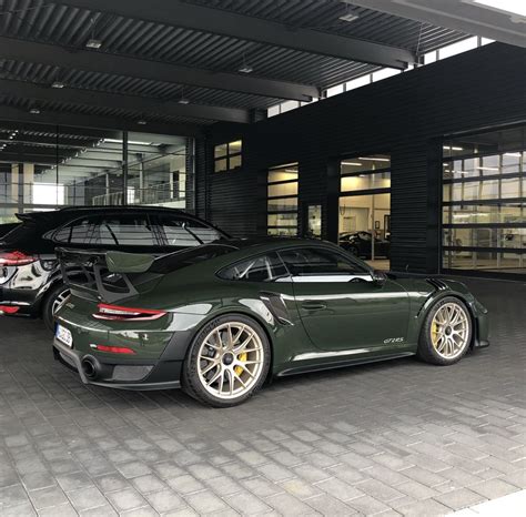 2018 Dark Green Porsche GT2RS | Vintage porsche, Porsche cars, Dream cars