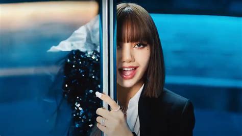 BLACKPINK star Lisa’s Solo debut album ‘Lalisa’ is here