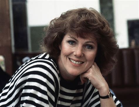 Lynn Redgrave | Biography, Movies, Georgy Girl, Theatre, Sister, & Facts | Britannica