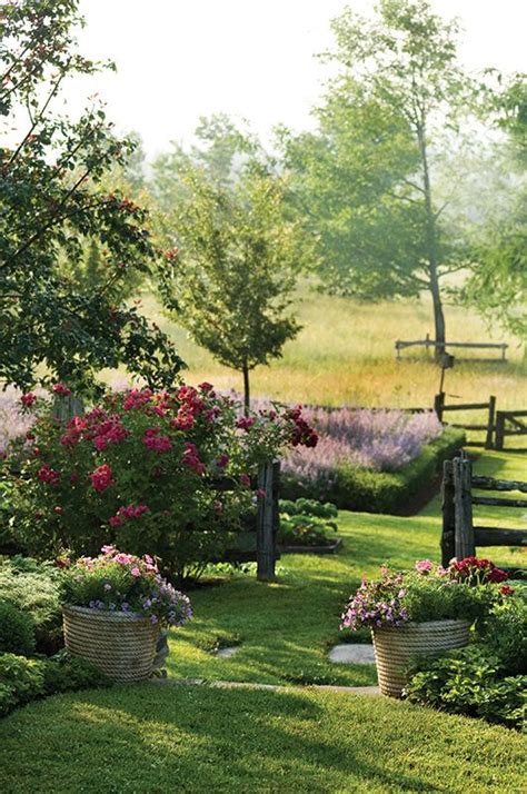 30 Charming Country Gardens To Inspire Your Own | Ide desain kebun ...