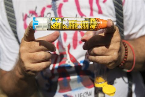 EpiPen Alternatives And Other Generics Caught In FDA Backlog : Shots - Health News : NPR