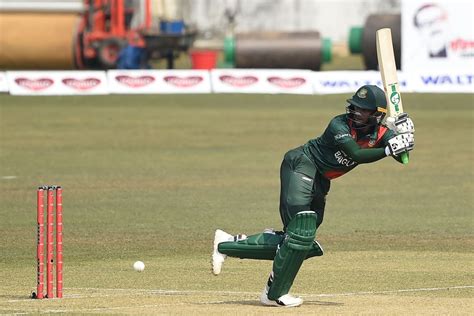 Shakib Al Hasan works one towards fine leg | ESPNcricinfo.com