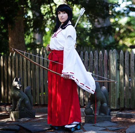 Kikyo cosplay : r/inuyasha