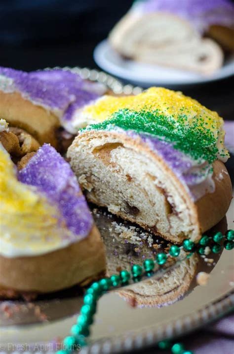 How To Make A Mardi Gras King Cake