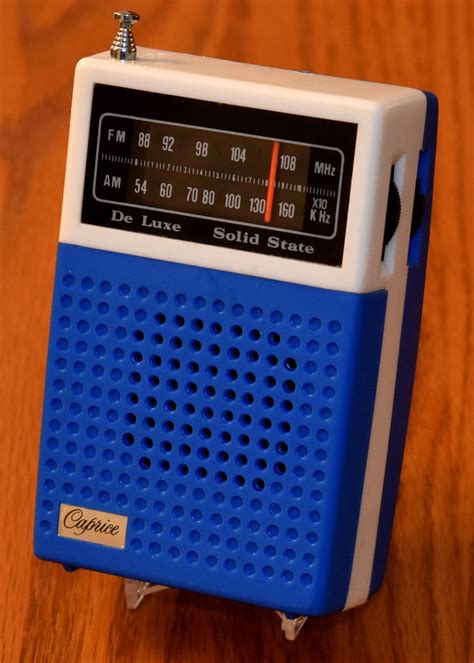 Vintage Caprice De Luxe Solid State Pocket Radio, Model 76… | Flickr