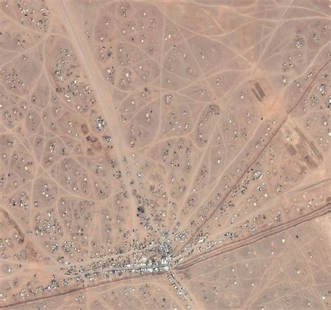 Al-Rukban: 75,000 refugees trapped in Jordan-Syria border camp, Amnesty ...