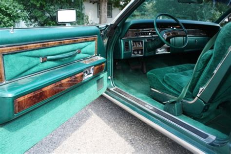 1975 Lincoln Continental - Information and photos - MOMENTcar