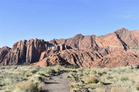 Snow Canyon Lava Tubes | Lava Flow Trail - Utah's Adventure Family