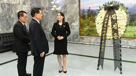 Kim Jong Un’s sister pays respects to late South Korean first lady | CNN