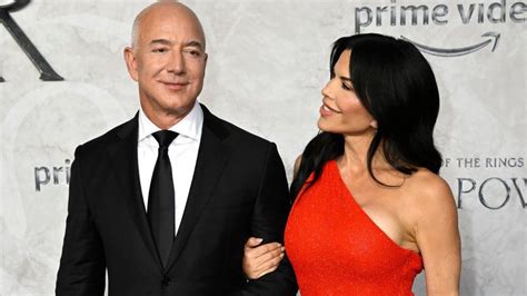 Amazon founder Jeff Bezos pledges to give away most of his wealth - BBC ...