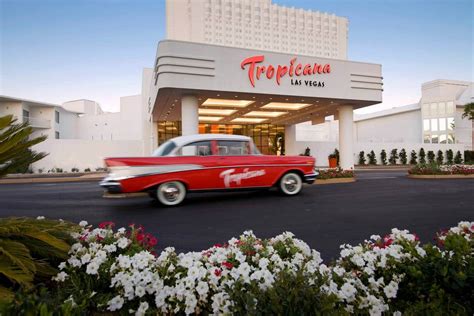 The 3 Most Historic Hotels on the Vegas Strip | lasvegasjaunt.com