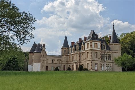 I Found A Historic Abandoned Castle In France With Everything Left ...