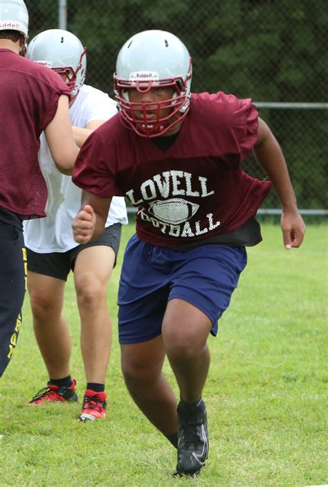 Lowell High kicks off football workouts – Lowell Sun