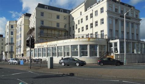 Royal Albion Hotel, Brighton © Paul Gillett cc-by-sa/2.0 :: Geograph Britain and Ireland