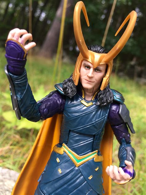 Thor Ragnarok Marvel Legends Loki 6" Figure Review & Photos - Marvel ...