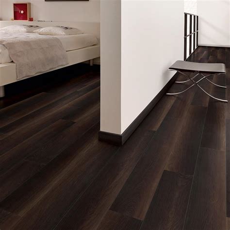 22 Amazing Laminate Hardwood Flooring Ideas and Designs - InteriorSherpa