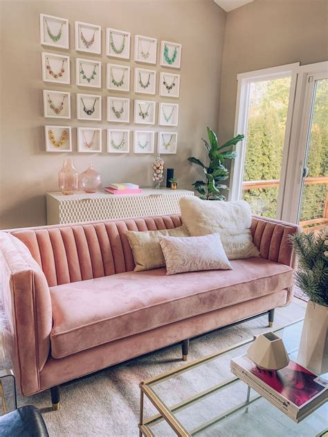 10+ Pink Furniture Living Room – HomeDecorish