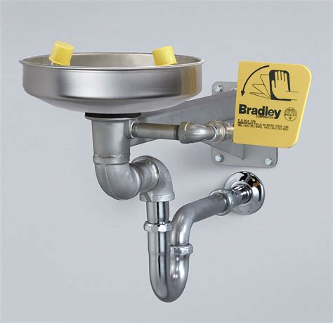 Barrier-Free Wall-Mount Eyewash-Stainless Steel Bowl - Bradley Corporation