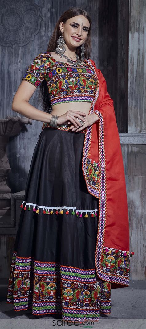 Black traditional kachchi work chaniya choli | Rajasthani dress, Navratri chaniya choli, Choli dress