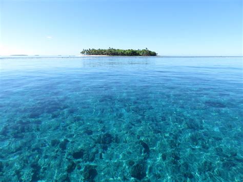 Earth is mostly blue.. Kwajalein Atoll, Marshall Islands [OC] 1600 x ...