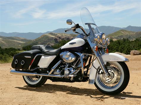 MOTORCYCLES - MOTORCYCLE NEWS AND REVIEWS: HARLEY DAVIDSON ROAD KING