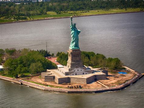 Statue of Liberty, New York - Map, Facts, Location, Best time to visit