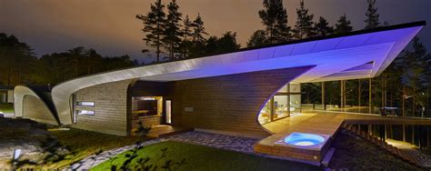 Photo 4 of 17 in The Wave House Is a Futuristic Finnish Home With a Sweeping Roof - Dwell