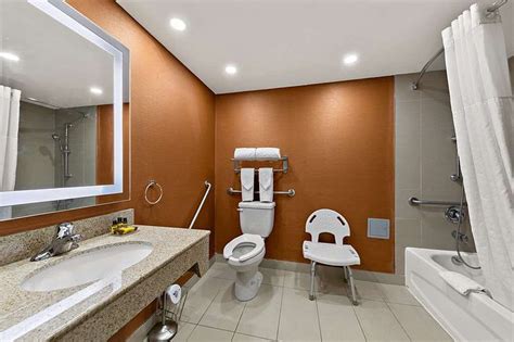 Best Western Plus Toronto North York Hotel & Suites - UPDATED 2024 ...