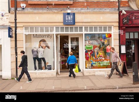 The Gap kids clothing shop store in Cambridge , Cambridgeshire ...