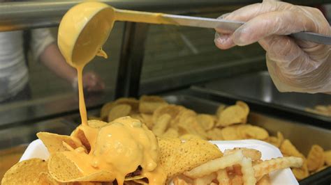 One dead, 9 hospitalized in California botulism outbreak linked to nacho cheese - Chicago Tribune