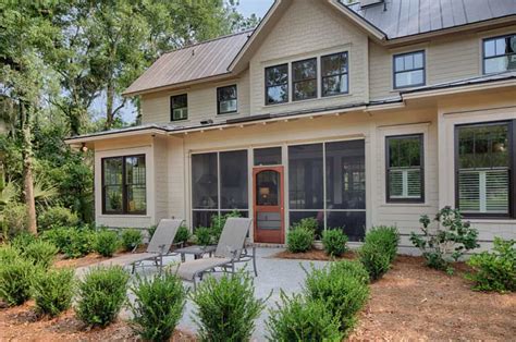 Inside this Low Country farmhouse in South Carolina with stunning details