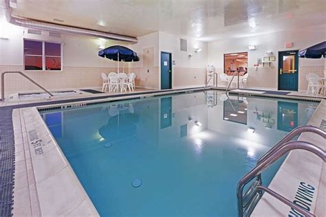 COUNTRY INN & SUITES BY RADISSON, CHAMBERSBURG, PA $81 ($̶1̶1̶6̶) - Updated 2024 Prices & Hotel ...