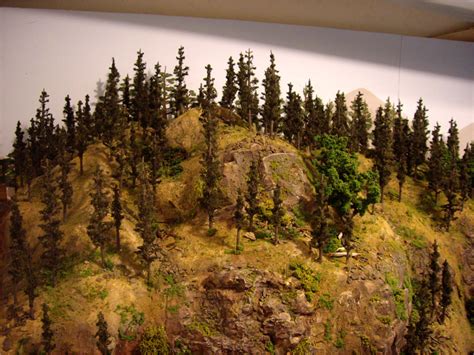 TY'S MODEL RAILROAD: Layout Scenery Part I – The Mountain