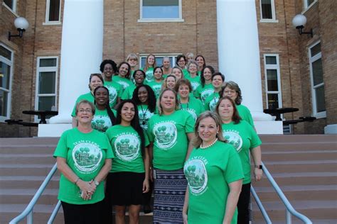 Manatee County Clerk of Court staff members step up to mentor students ...