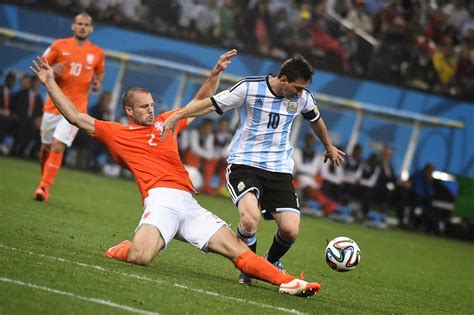 FIFA World Cup 2014: Argentina vs Netherlands Second Semi-final Match in Pictures - Images ...