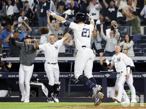 Photo: Yankees Aaron Judge hits 60th Home Run at Yankee Stadium ...