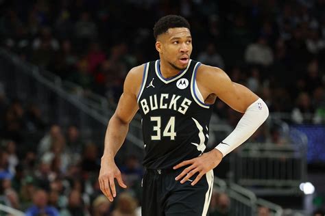 giannis antetokounmpo injury update: Giannis Antetokounmpo Injury ...