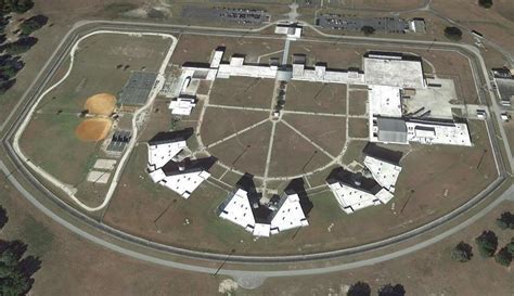 Information on Federal Correctional Institution (FCI) - Coleman Low