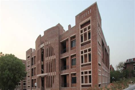 Jawaharlal Nehru University (JNU) New Delhi: Admission, Fees, Courses ...