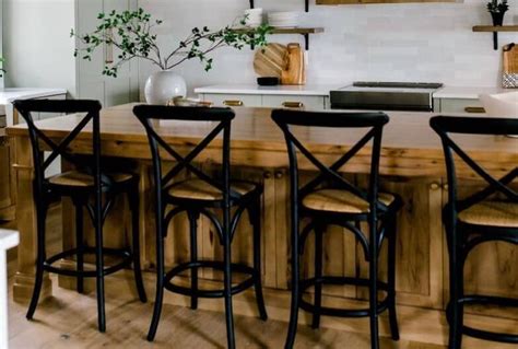 Beautiful Farmhouse Bar Stools for your Kitchen - Farmhousehub