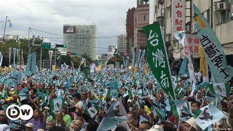 Thousands rally for Taiwan independence – DW – 10/20/2018