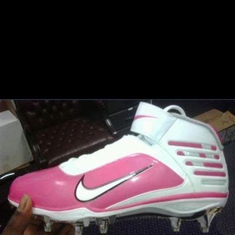 I WANT THESE PINK SOFTBALL CLEATS!! | Softball cleats, Cleats, Sneakers nike